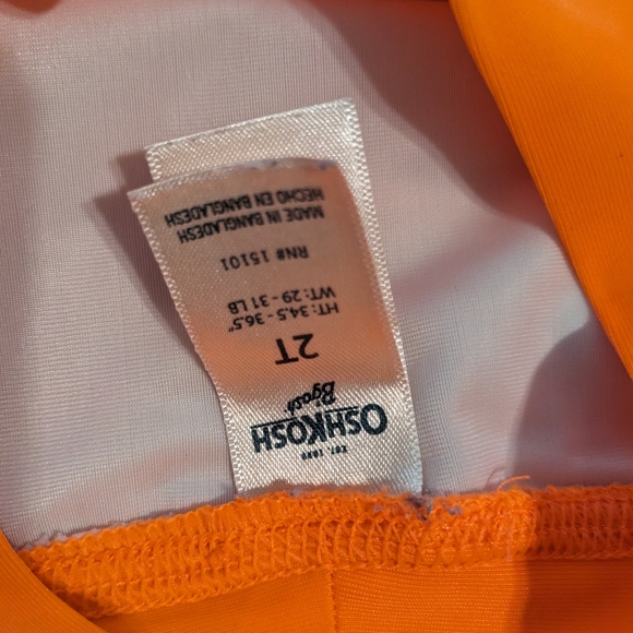 Swim trunks and Rash Guard combo - Picture 6 of 7